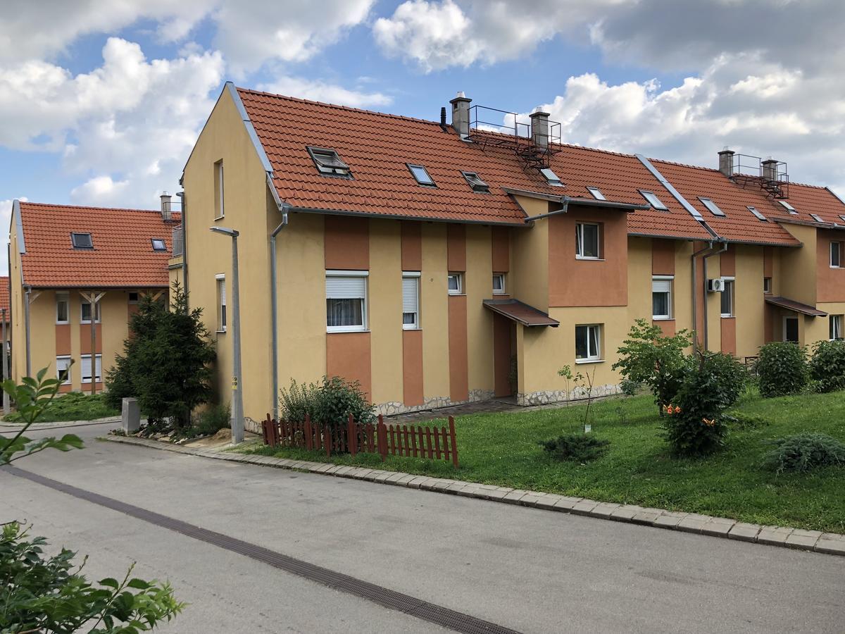 Luxory Home Pécs Eksteriør billede